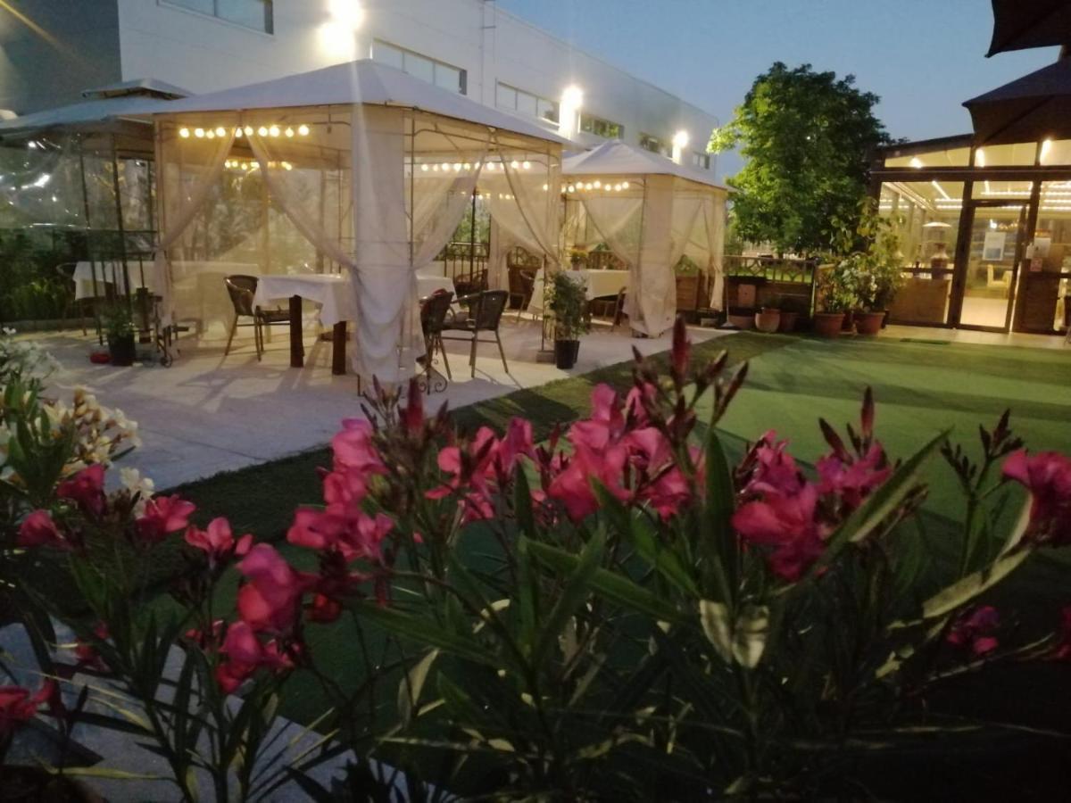 Sultan Mehmet Pensiune & Restaurant Braşov Dış mekan fotoğraf